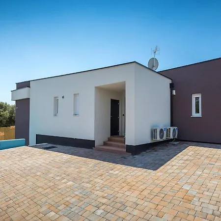 Holiday home Senorita Pula